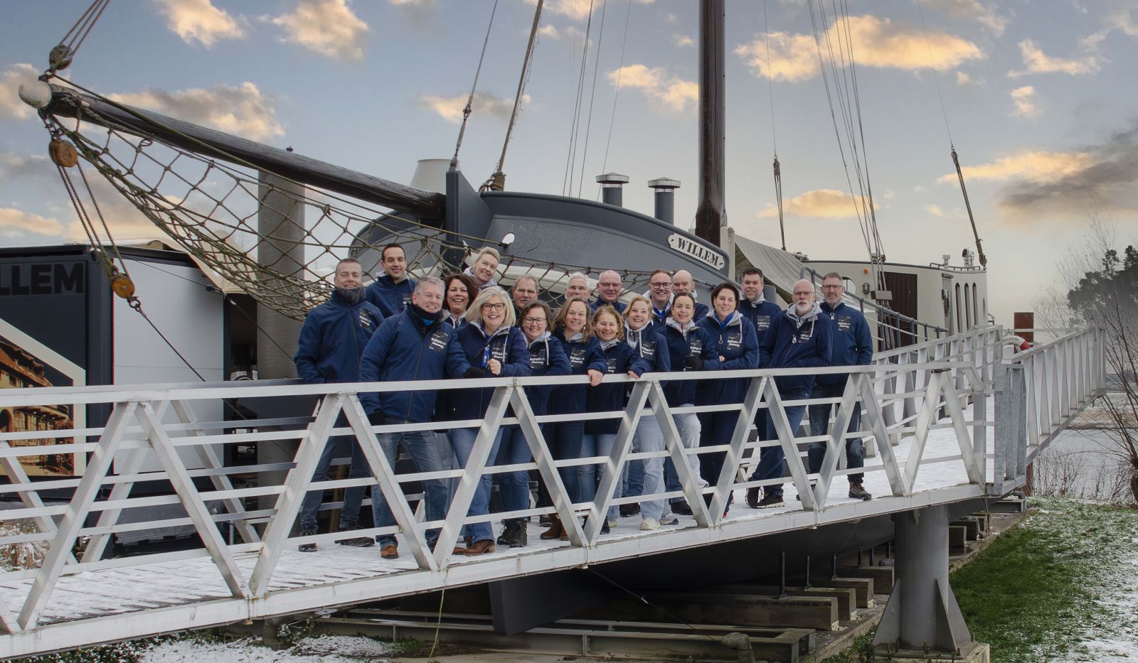 ROPARUN_TEAMFOTO 2026_02_blauwe lucht_banner website kopie